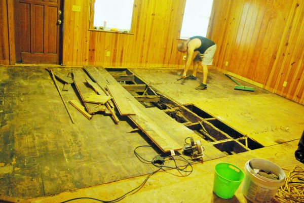 Subfloor Demolition in Destin